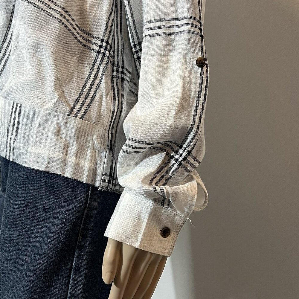 Pink Rose Vintage Women’s Top Plaid Button Front Medium Gray Blouse Long Sleeves - Picture 5 of 12